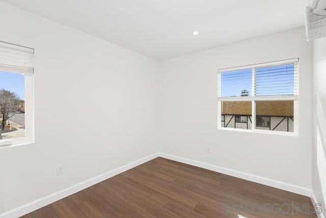 721 27 E 22nd St, National City CA: https://media.crmls.org/mediaz/3a4eedaa-b509-496d-aade-a8d31308f791.jpg
