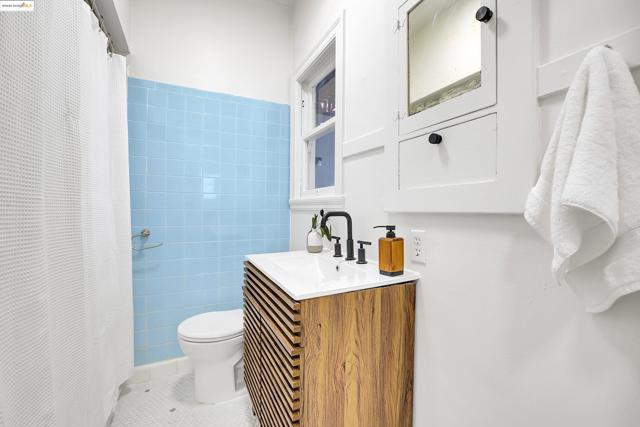 1133 Norwood Ave, Oakland CA: https://media.crmls.org/mediaz/3a4f6c7f-0ee4-4a59-9cd6-6bb6adb857a5.jpg