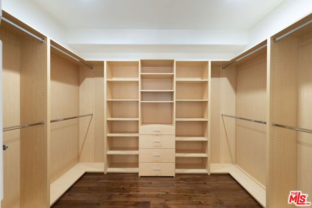 1835 Pandora Avenue, Los Angeles CA: https://media.crmls.org/mediaz/3a4fe3f5-146d-4a67-8191-5911da7bc6a8.jpg