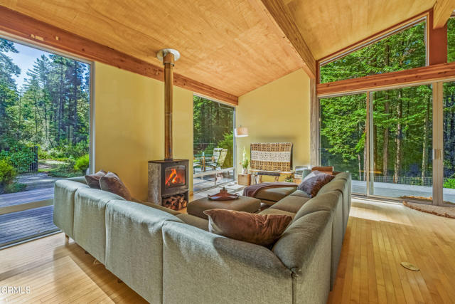 Detail Gallery Image 11 of 39 For 4401 Cameron Rd, Elk,  CA 95432 - 3 Beds | 2 Baths