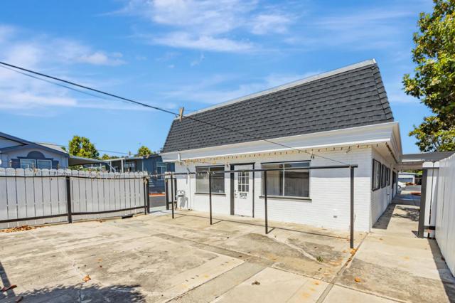 3300 Narvaez, San Jose CA: https://media.crmls.org/mediaz/3a502430-d3a7-4574-9030-f7354f5dc981.jpg
