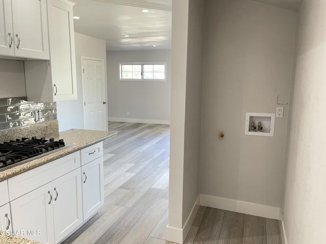 952 Pickwick Court, Thousand Oaks CA: https://media.crmls.org/mediaz/3a502d25-d46f-4046-bdb7-8e2dd9fb0859.jpg