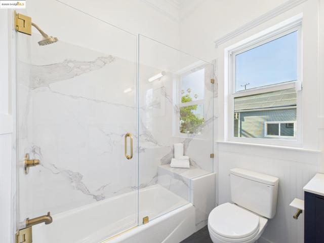 2602 Adeline St, Oakland CA: https://media.crmls.org/mediaz/3a5070eb-0f70-4e5b-9b25-7d39d6800442.jpg