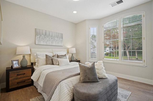 Image 10 of 33 For 998 Governors Bay Drive