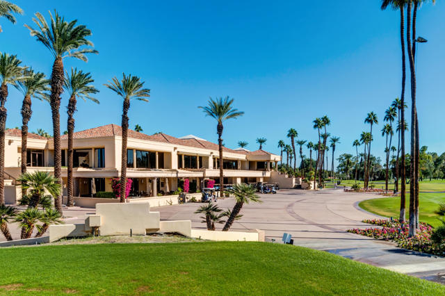 101 Mission Hills Drive, Rancho Mirage CA: https://media.crmls.org/mediaz/3a50edc6-3b01-4d34-9047-9076bf96416b.jpg