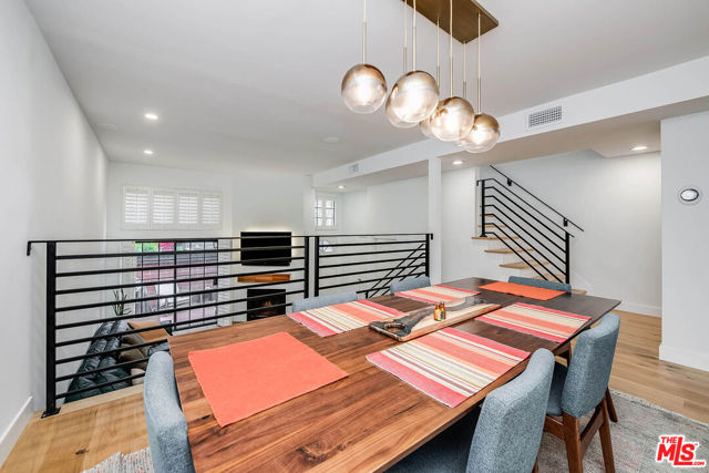 5731 Topanga Canyon Boulevard, Woodland Hills CA: https://media.crmls.org/mediaz/3a50f5b3-9b43-4d30-8987-5449faf5a7f1.jpg