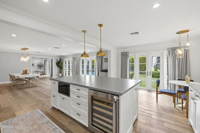 1581 Covington Avenue, Westlake Village CA: https://media.crmls.org/mediaz/3a512434-4274-44d3-8958-bfd68aacf140.jpg