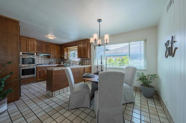 118 Seeno Street, Monterey CA: https://media.crmls.org/mediaz/3a5160a0-cb9a-4449-a014-e443e7b1288f.jpg