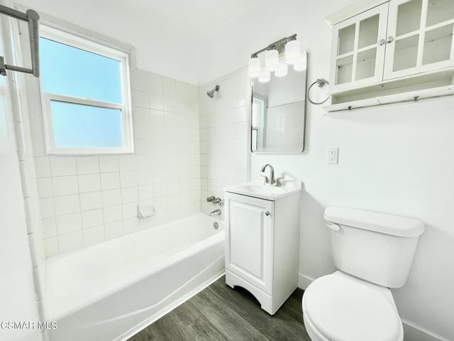 2057 Magnolia Street, Simi Valley CA: https://media.crmls.org/mediaz/3a51f5ac-f420-4738-8e42-074592d76d8c.jpg