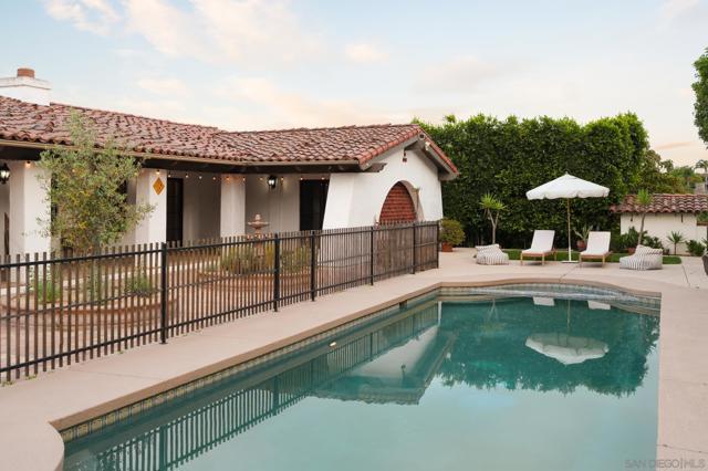 5615 Via Montellano, Bonsall CA: https://media.crmls.org/mediaz/3a521e2b-e198-4c51-b8fc-37a3243fb337.jpg