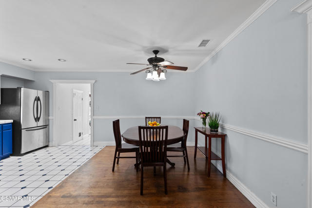 623 E Fairmount Road, Burbank CA: https://media.crmls.org/mediaz/3a52f954-f4de-4b0c-8b4d-88f13f699c85.jpg