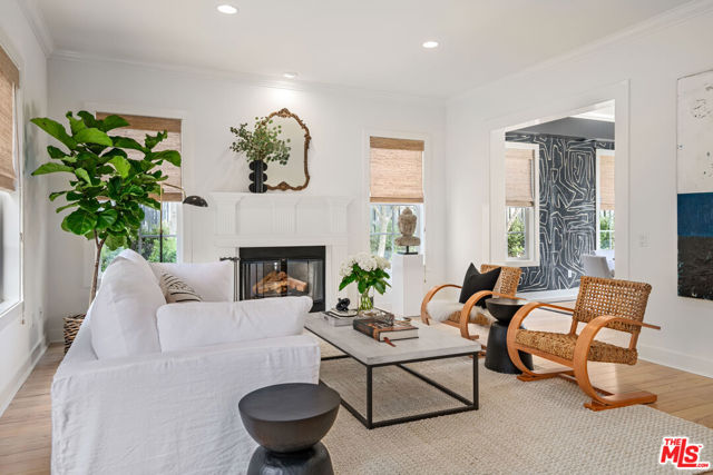 28870 Hampton Place, Malibu CA: https://media.crmls.org/mediaz/3a5305a3-aff1-4c44-8dc6-aa8445de215a.jpg