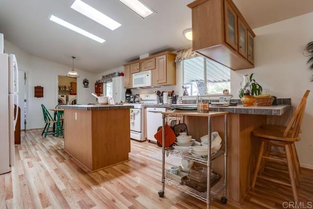 1750 W Citracado Parkway, Escondido CA: https://media.crmls.org/mediaz/3a5306d8-fdfe-40e6-b5e9-e6a7ff8950ad.jpg