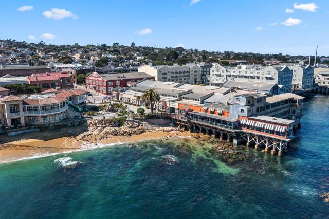 3475 Edgefield Place, Carmel CA: https://media.crmls.org/mediaz/3a55ccc7-36f5-4856-bd75-d5982fbe9360.jpg