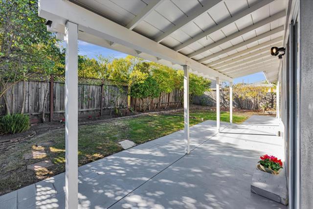 20 Queen Anne Court, Millbrae CA: https://media.crmls.org/mediaz/3a5635ae-7031-4aea-a5f1-a886e31689bc.jpg