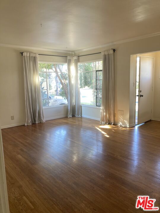 1242 S Point View Street, Los Angeles CA: https://media.crmls.org/mediaz/3a56ac68-26d6-4278-831e-79b36b226804.jpg