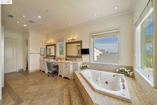 1853 Via Di Salerno, Pleasanton CA: https://media.crmls.org/mediaz/3a575cb2-f7bd-4234-91cf-8a63ad15cf3a.jpg