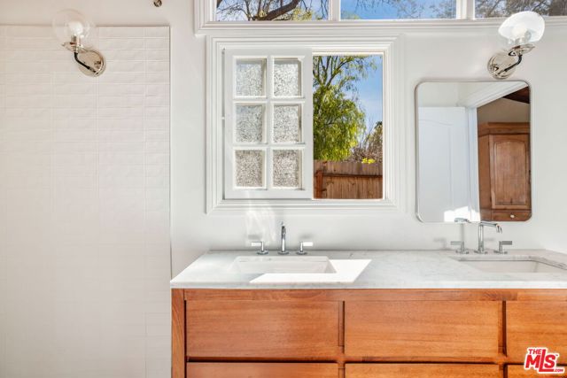 2457 Liberty Lane, Topanga CA: https://media.crmls.org/mediaz/3a58bb61-48c6-495f-a621-d45ba3339c5b.jpg