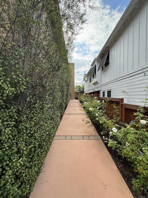 Detail Gallery Image 5 of 42 For 941 D Avenue, Coronado,  CA 92118 - 2 Beds | 1 Baths