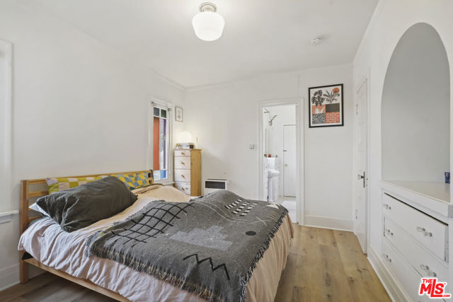 1811 Effie Street, Los Angeles CA: https://media.crmls.org/mediaz/3a597ff7-ec1f-4de4-aa46-529b35c6ae21.jpg