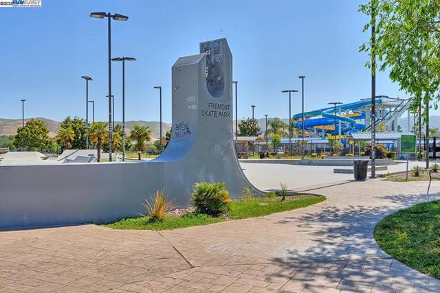 3300 Wolcott Cmn, Fremont CA: https://media.crmls.org/mediaz/3a59a415-54bf-4bdd-93c9-691ebf995250.jpg