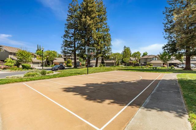 17510 Carriage Lamp Way, Morgan Hill CA: https://media.crmls.org/mediaz/3a59b669-0924-4b7a-9f3a-23c27a0feceb.jpg
