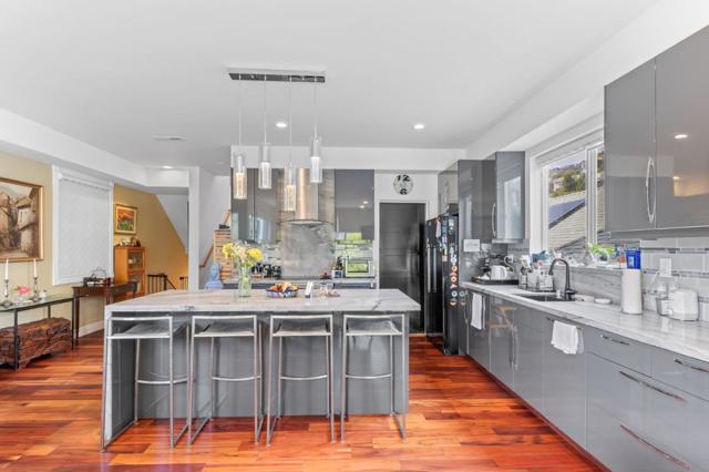 440442 29th Street, San Francisco CA: https://media.crmls.org/mediaz/3a59f8e1-ebc2-423a-bb3f-4399ccc462db.jpg