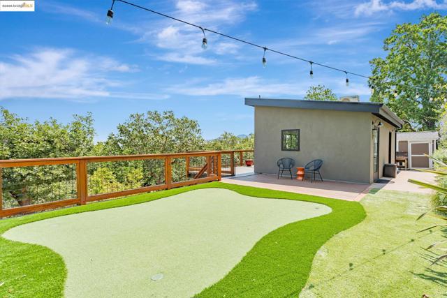 3336 Oak Ct, Lafayette CA: https://media.crmls.org/mediaz/3a5c5747-e130-43a0-9ab9-eebb71e81deb.jpg