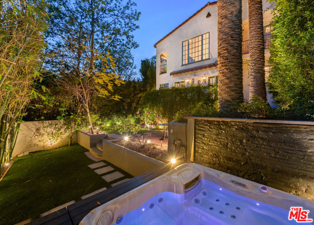 3145 La Suvida Drive, Los Angeles CA: https://media.crmls.org/mediaz/3a5ec175-3538-41c9-b8a2-a119f767f0ca.jpg
