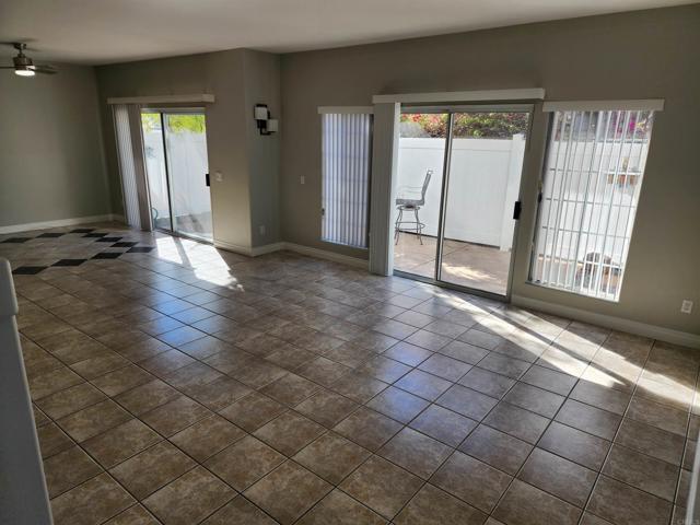 Detail Gallery Image 36 of 43 For 8597 via Mallorca #F,  La Jolla,  CA 92037 - 2 Beds | 2/1 Baths