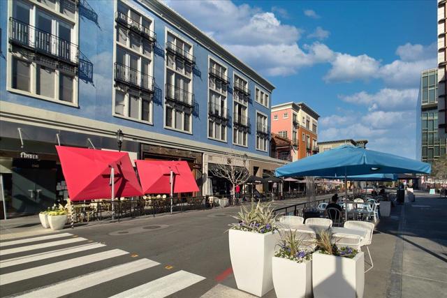 333 Santana Row, San Jose CA: https://media.crmls.org/mediaz/3a5fbf84-0eb6-4ef8-8373-3af0820effaa.jpg