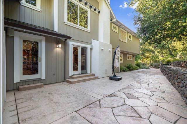 23447 Skyview Terrace, Los Gatos CA: https://media.crmls.org/mediaz/3a60286d-4f2f-46ff-8215-36f56afeff6b.jpg