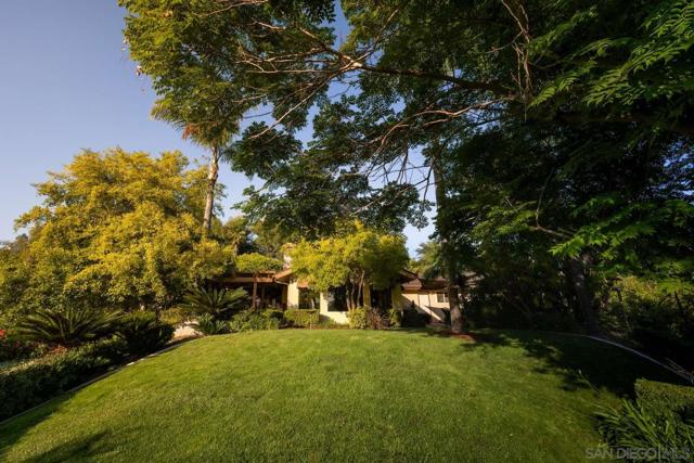 5553 Scenic View Dr, Yorba Linda CA: https://media.crmls.org/mediaz/3a603b74-6bd1-45b1-936b-ac0caca4e40b.jpg