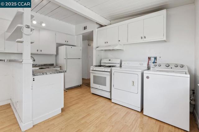 212 Towers Dr, Pacheco CA: https://media.crmls.org/mediaz/3a60416a-8529-4205-846a-9403ca5f3fb7.jpg