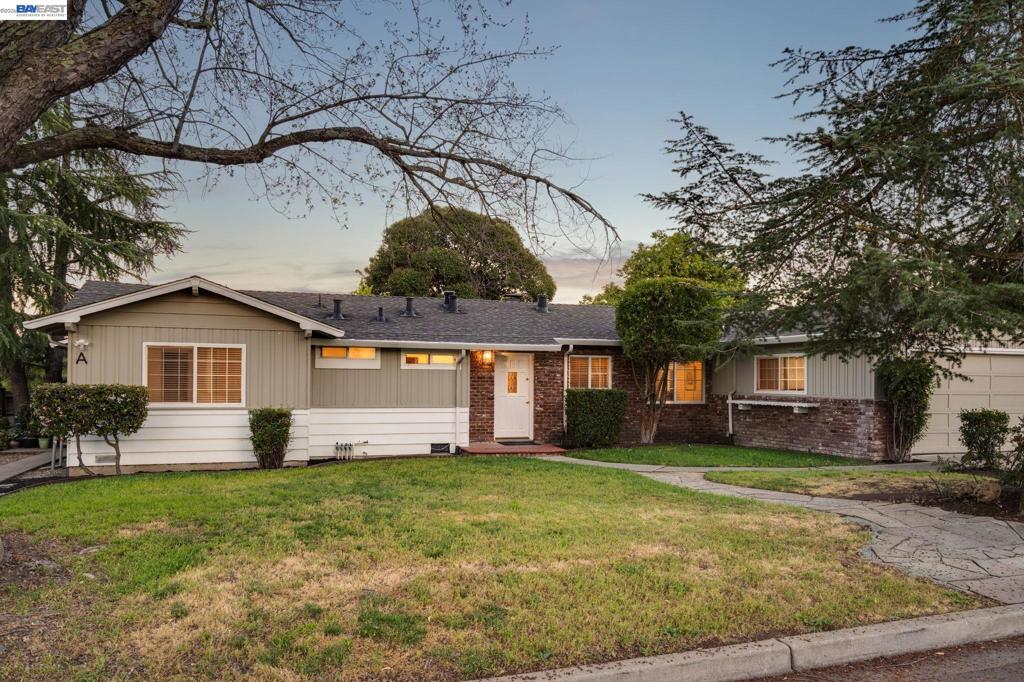 https://media.crmls.org/mediaz/3a60a22f-b046-4556-be42-d6d6d0844d0a.jpg?preset=X-Large