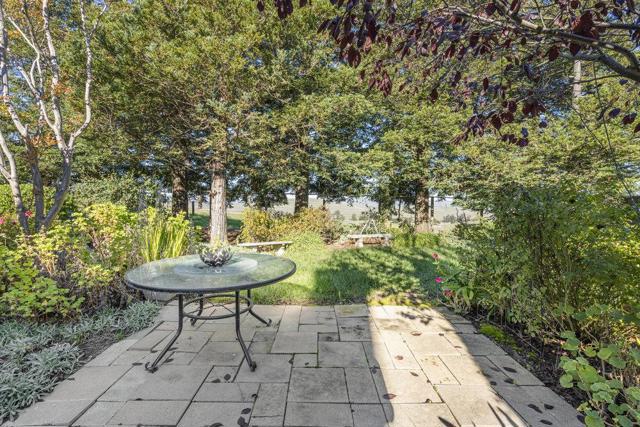 310 Via Vaquero Norte, San Juan Bautista CA: https://media.crmls.org/mediaz/3a6130db-95d5-4d03-814e-48d779a781e7.jpg