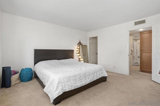 17945 Caminito Pinero, San Diego CA: https://media.crmls.org/mediaz/3a638a6b-4eba-4dc1-b571-a0e4d87c235c.jpg
