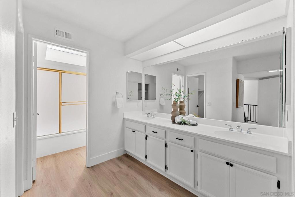 MLS #250029701SD img 18