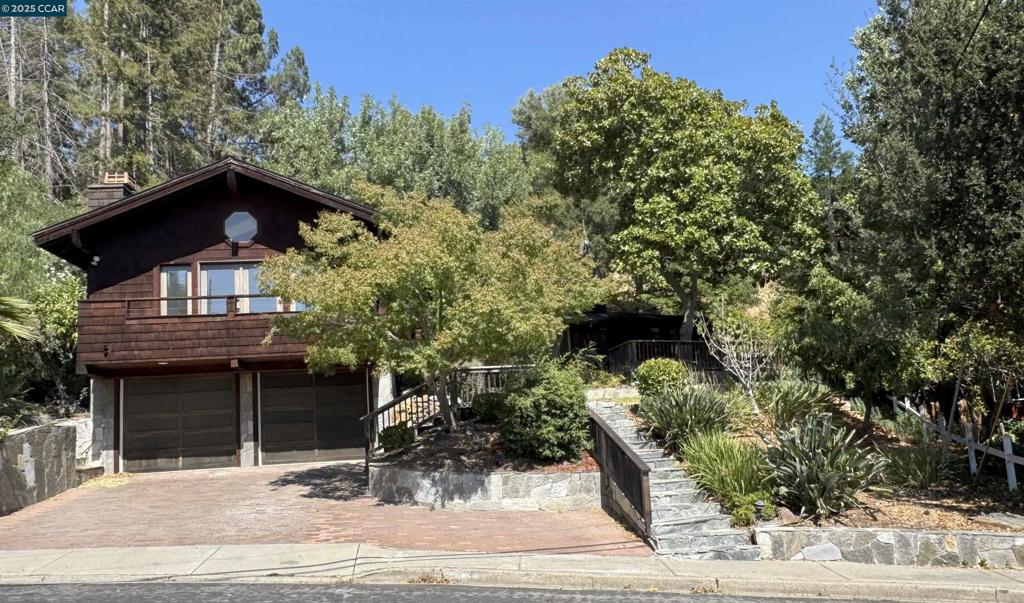 1139 Sierra Vista Way