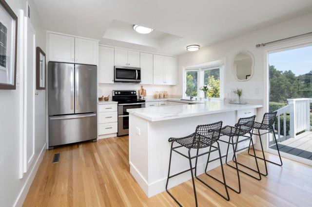 928 Evergreen Way, Millbrae CA: https://media.crmls.org/mediaz/3a65613d-6e5f-4fcc-97e0-42c0c77bfc0d.jpg