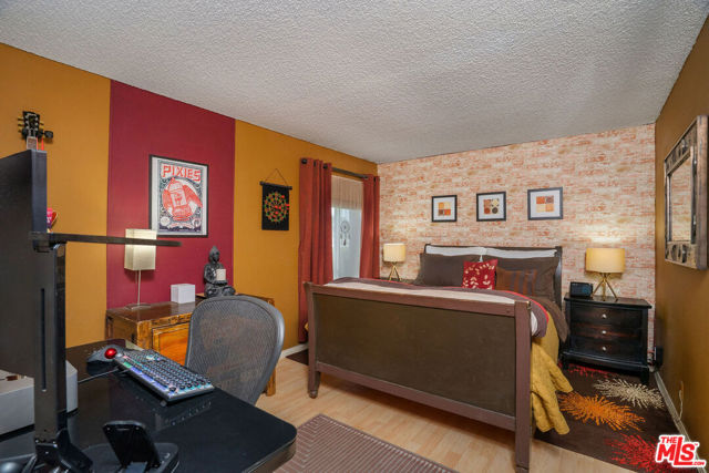 28915 Thousand Oaks Boulevard, Agoura Hills CA: https://media.crmls.org/mediaz/3a65d9e7-5d38-43b7-bfe8-064bc34e2e98.jpg