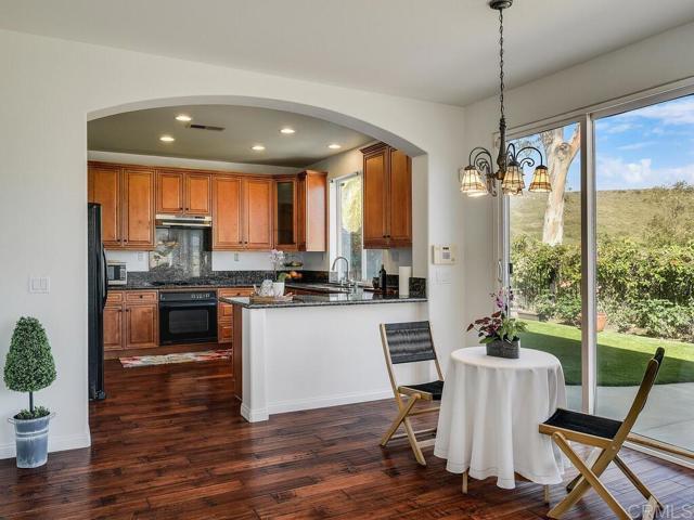 Detail Gallery Image 9 of 35 For 11615 Trailbrook Ln, San Diego,  CA 92128 - 3 Beds | 2/1 Baths