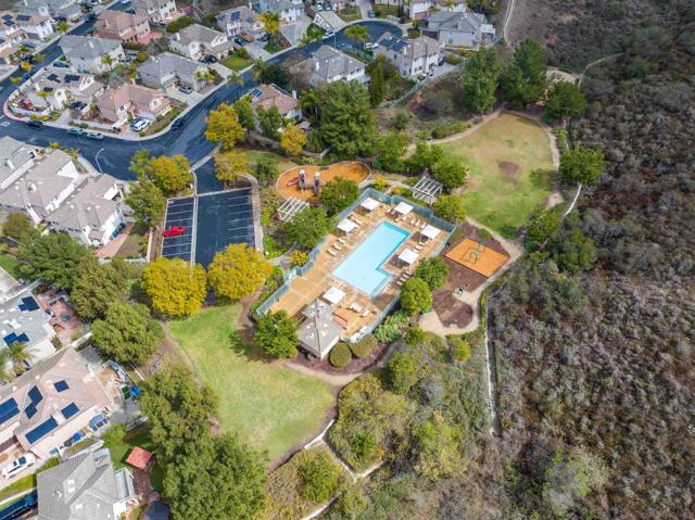 10394 Valley Waters Dr, Spring Valley CA: https://media.crmls.org/mediaz/3a669416-f23c-4414-a65c-c44179de7b32.jpg