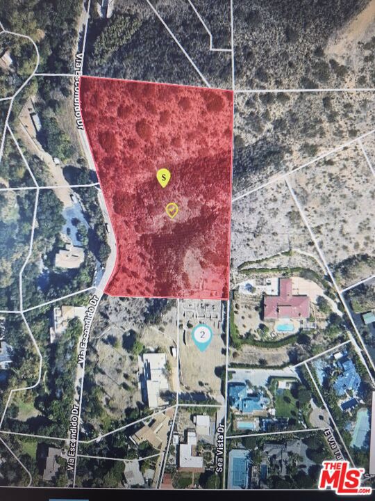 27061 Sea Vista Drive, Malibu CA: https://media.crmls.org/mediaz/3a67d39a-da13-4e72-a067-6c4d5f9815d9.jpg