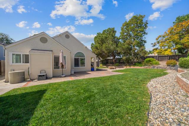 Detail Gallery Image 10 of 33 For 1826 via Quinto, Oceanside,  CA 92056 - 3 Beds | 2 Baths