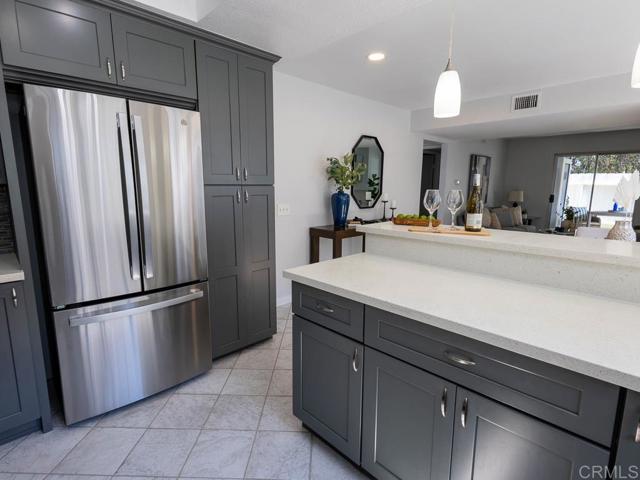 Detail Gallery Image 4 of 34 For 9989 Maya Linda Rd #64,  San Diego,  CA 92126 - 2 Beds | 2 Baths
