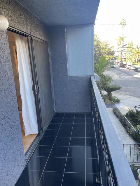 1355 North Sierra Bonita Avenue, 204 photo 18