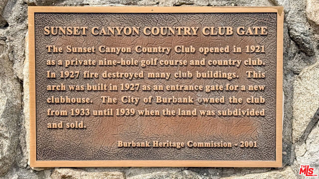 752 Country Club Drive, Burbank CA: https://media.crmls.org/mediaz/3a6a551b-958c-442a-9aec-852c449d62ed.jpg