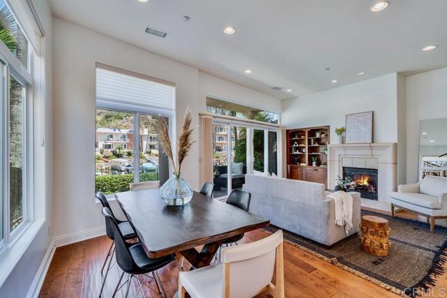 Detail Gallery Image 13 of 57 For 4529 Cove Dr #101,  Carlsbad,  CA 92008 - 4 Beds | 3/1 Baths