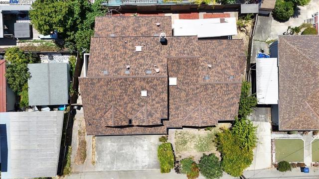 4095 Robin Ln, Castro Valley CA: https://media.crmls.org/mediaz/3a6ac048-9887-4087-9c5c-911a5722883c.jpg